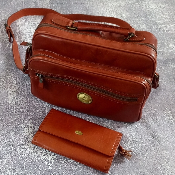 Vintage Other - VINTAGE de Moina Collection Leather Bag with Wallet UNISEX